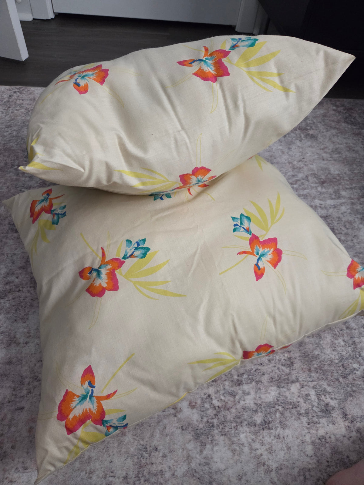 Cheery floral throw pillow set