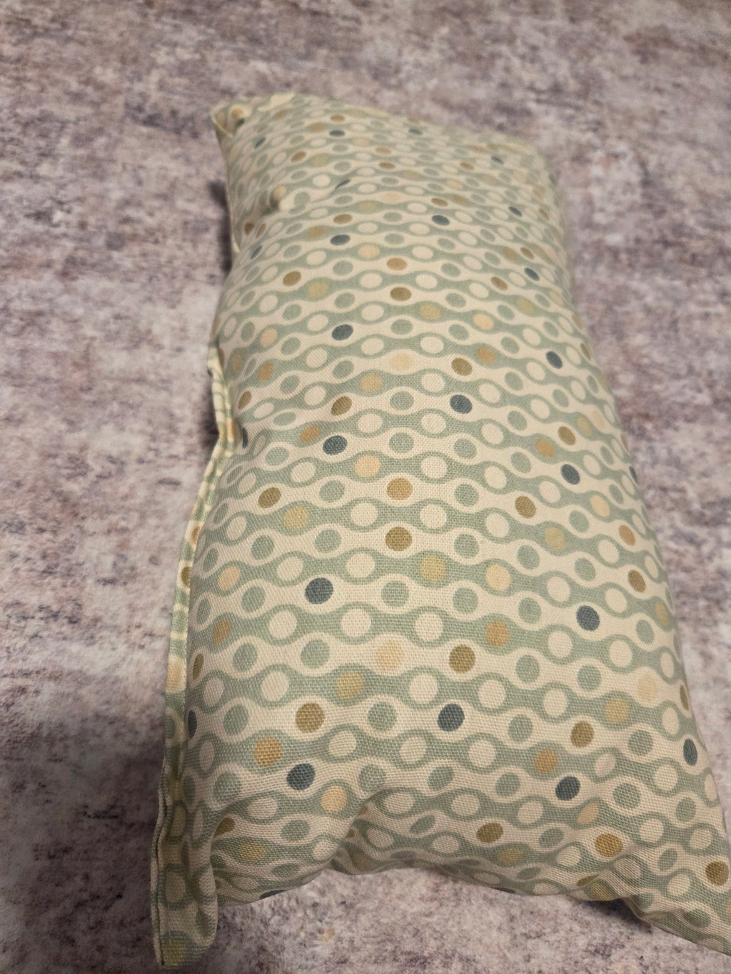 Green neck pillow