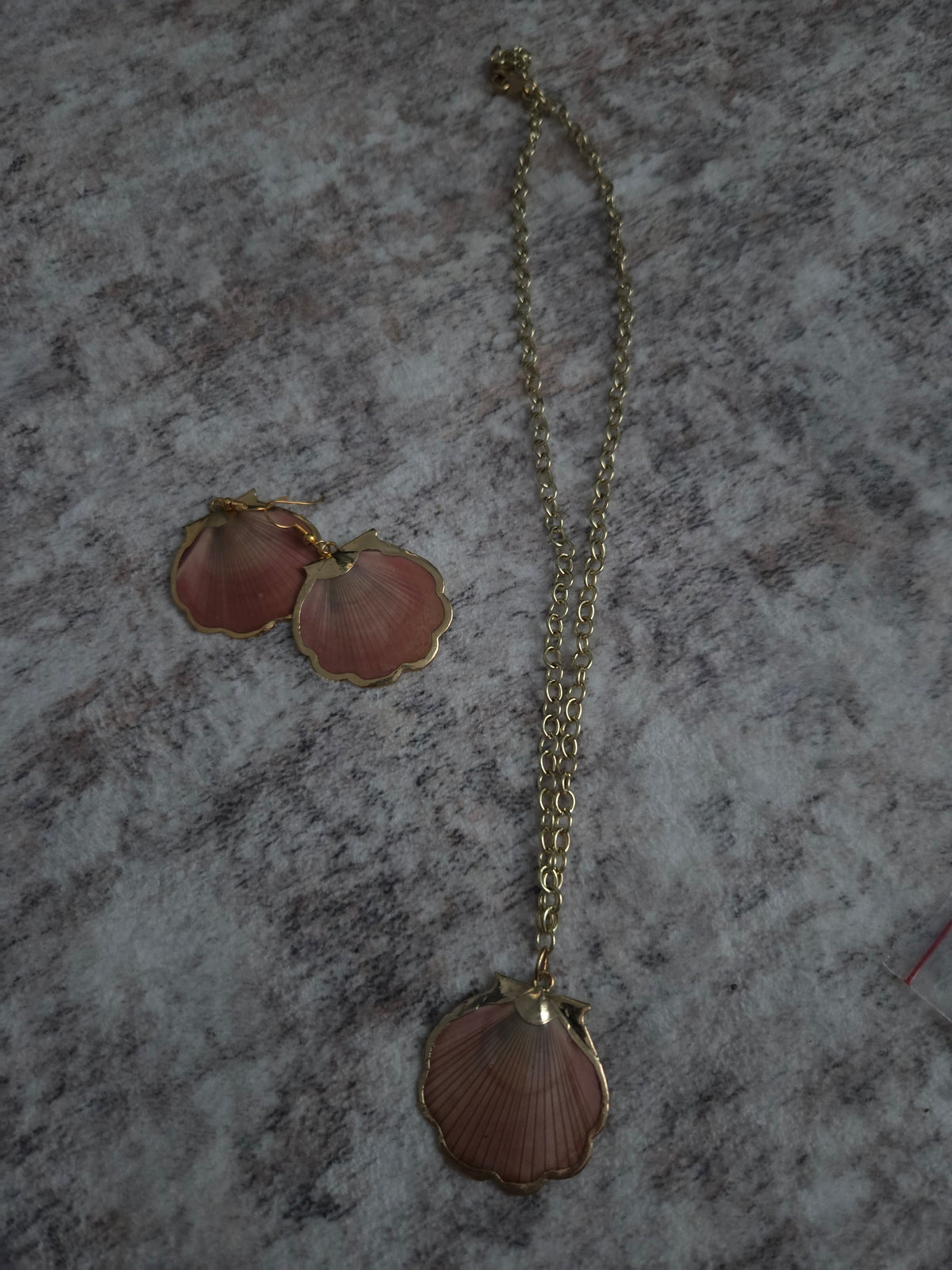 Shell earrings and pendant set