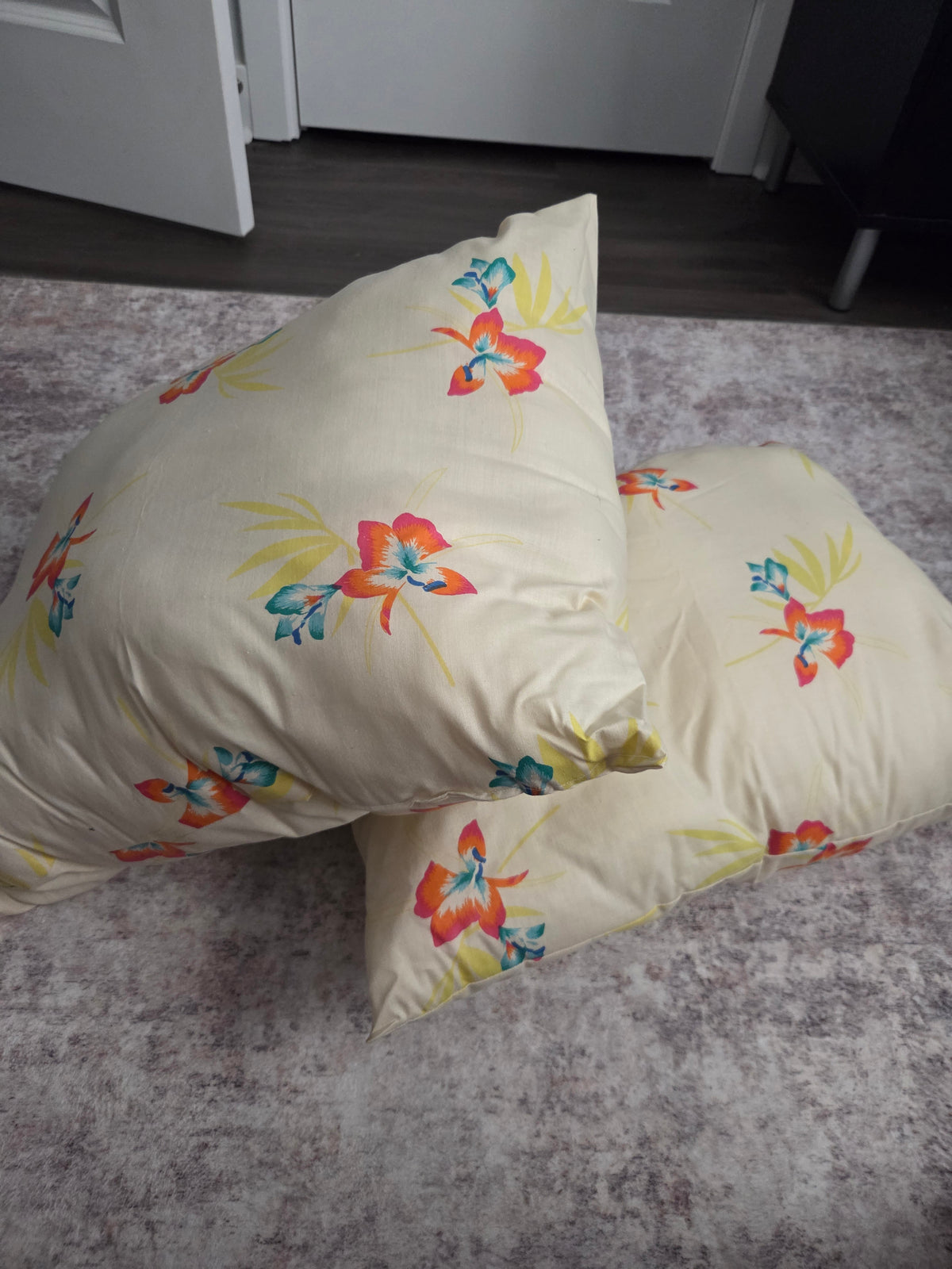 Cheery floral throw pillow set